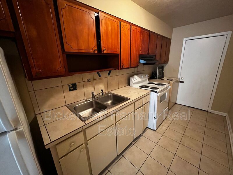 Apartment Complex Off Of Veterans Pkwy!! property image