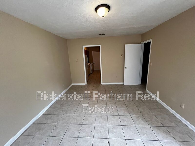 Apartment Complex Off Of Veterans Pkwy!! property image