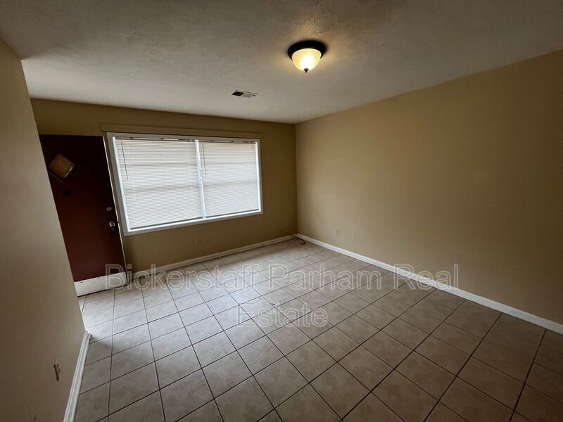 Apartment Complex Off Of Veterans Pkwy!! property image