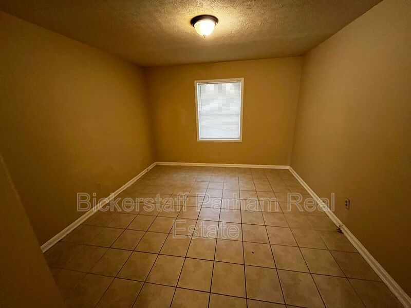Apartment Complex Off Of Veterans Pkwy!! property image