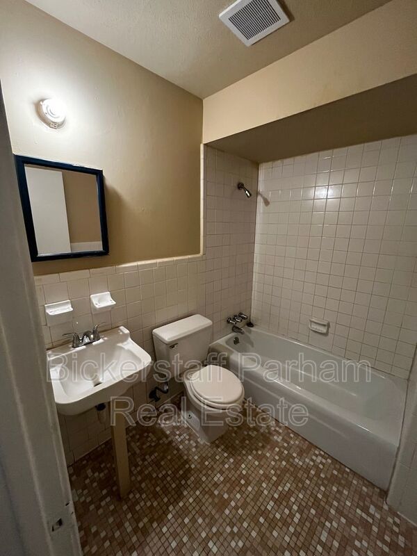Apartment Complex Off Of Veterans Pkwy!! property image