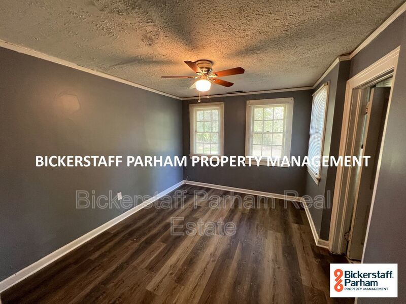 On North Lumpkin Road, Off Of Victory Drive!! property image