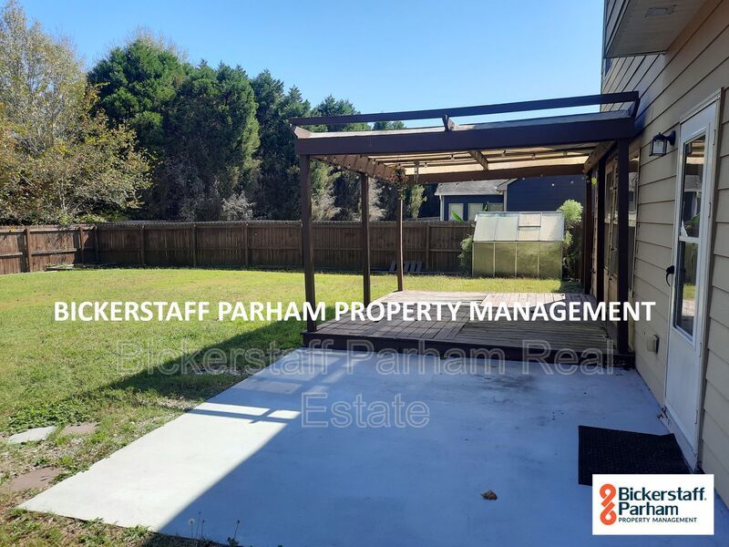 The ideal space to balance life, work and play. Located in Fort Mitchell, AL!! property image