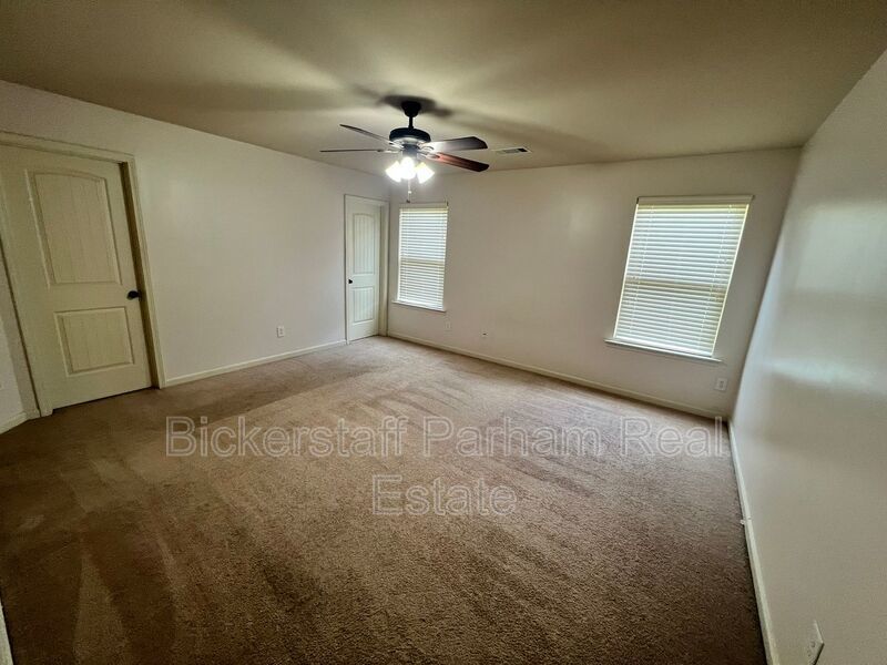 The ideal space to balance life, work and play. Located in Fort Mitchell, AL!! property image