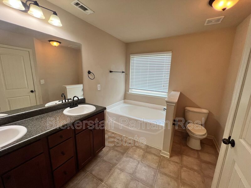 The ideal space to balance life, work and play. Located in Fort Mitchell, AL!! property image