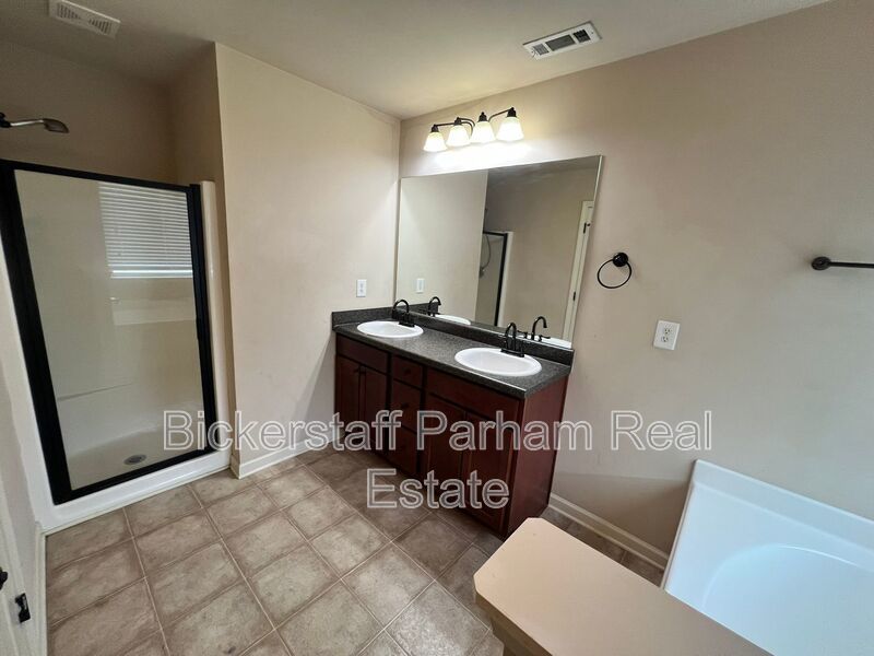 The ideal space to balance life, work and play. Located in Fort Mitchell, AL!! property image