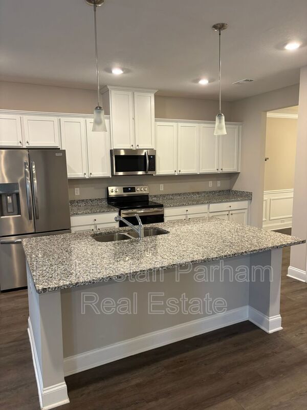 Welcome Home! Located in Lexington Hill Subdivision property image