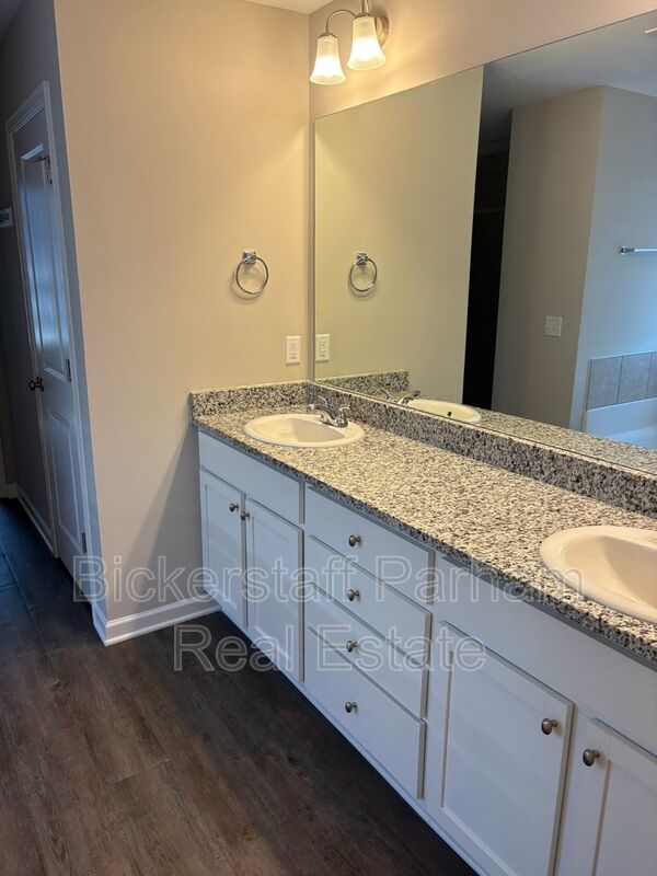 Welcome Home! Located in Lexington Hill Subdivision property image