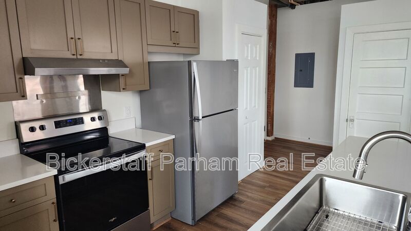 Flowers Building Condominiums Convenient To Downtown!! property image