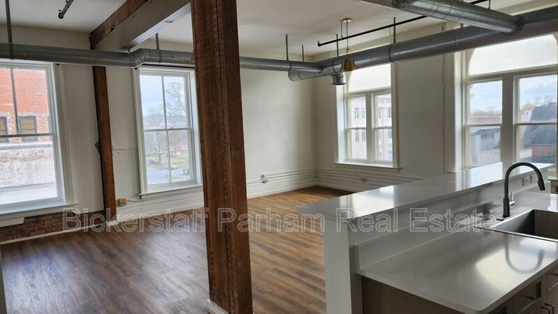 Flowers Building Condominiums Convenient To Downtown!! property image