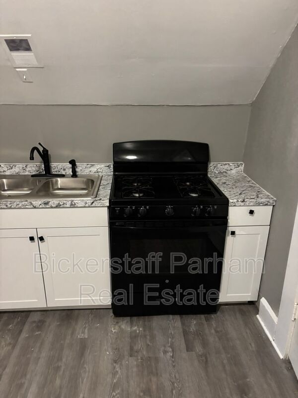 Relaxed Living in a Charming Multi-Unit Setting. Available now. property image