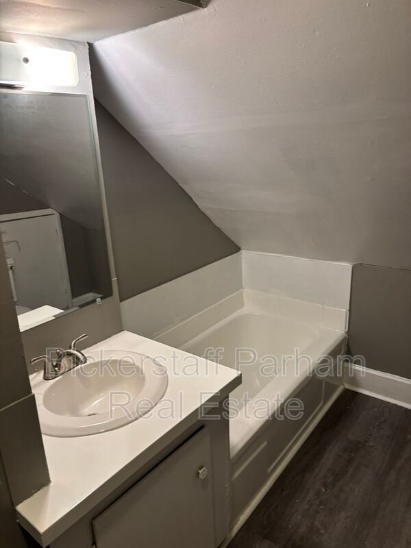 Relaxed Living in a Charming Multi-Unit Setting. Available now. property image