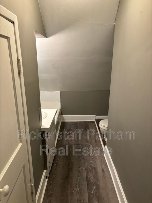 Relaxed Living in a Charming Multi-Unit Setting. Available now. property image