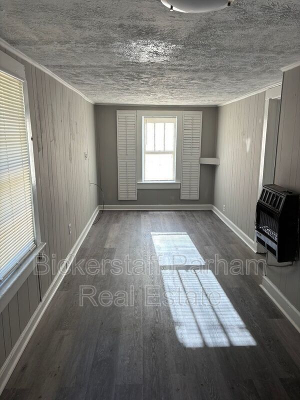 Your Next Home: Charming Multi-Unit Cottage property image