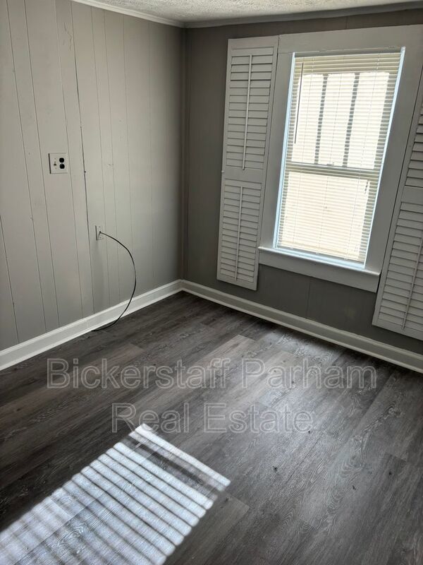 Your Next Home: Charming Multi-Unit Cottage property image