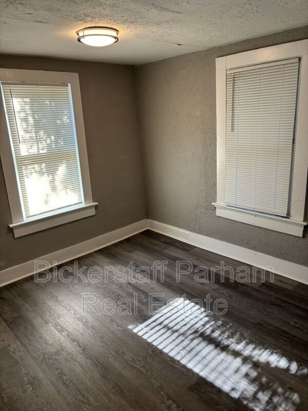 Your Next Home: Charming Multi-Unit Cottage property image