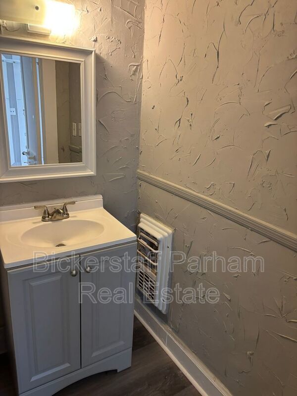 Your Next Home: Charming Multi-Unit Cottage property image