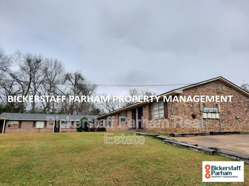 Located in Russell County!! Offers 2 Bed & 1 Bath. Available Now. property image