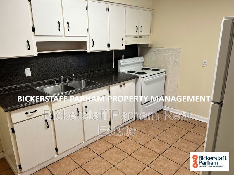 Located in Russell County!! Offers 2 Bed & 1 Bath. Available Now. property image