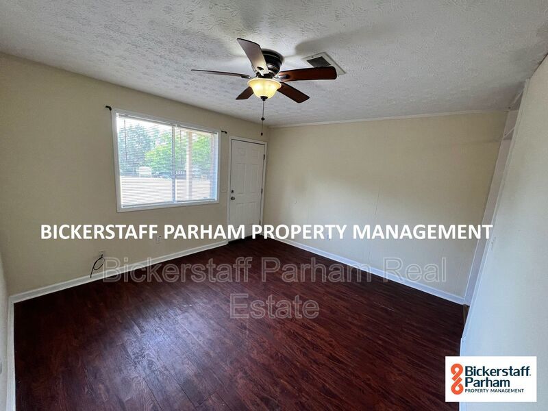 Located in Russell County!! Offers 2 Bed & 1 Bath. Available Now. property image