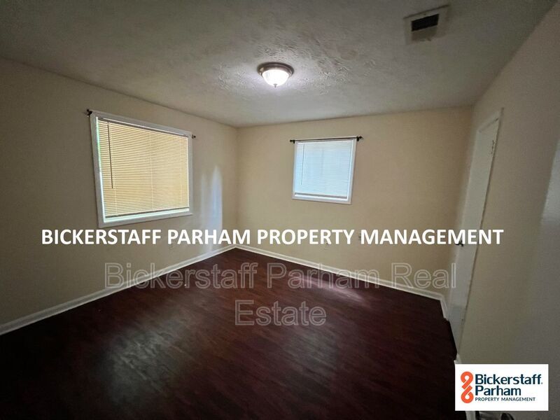 Located in Russell County!! Offers 2 Bed & 1 Bath. Available Now. property image