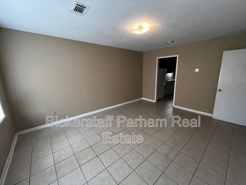 Apartment Complex Off of Veterans Pkwy!! HAPP Accepted! property image