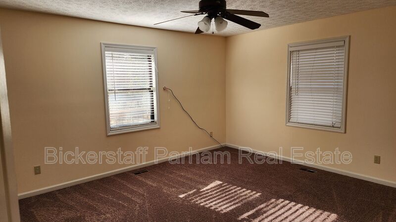 Home Located in Hamilton, Close to Lake Harding! property image