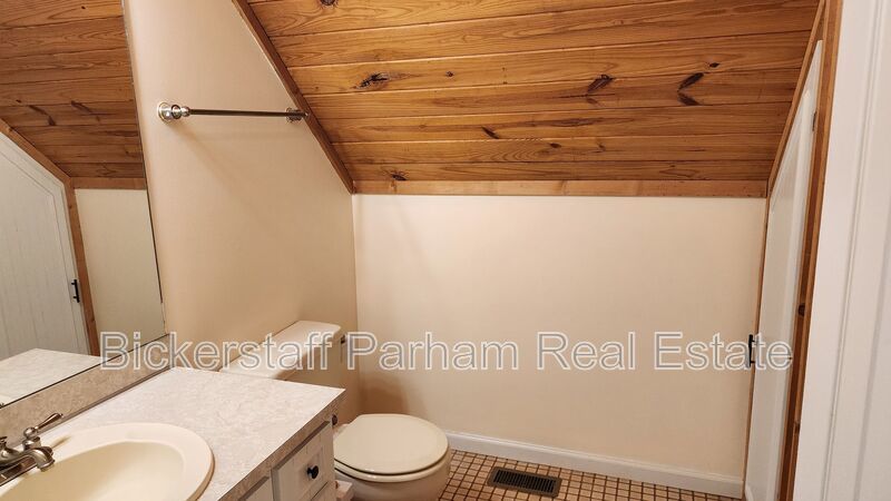 Home Located in Hamilton, Close to Lake Harding! property image