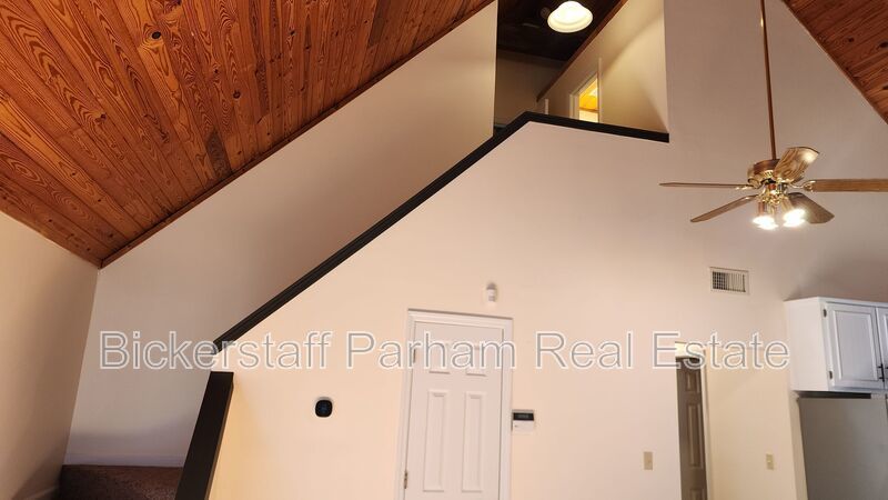 Home Located in Hamilton, Close to Lake Harding! property image