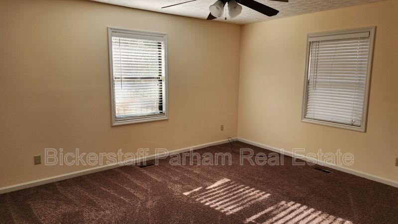 Home Located in Hamilton, Close to Lake Harding! property image