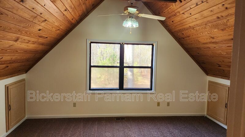 Home Located in Hamilton, Close to Lake Harding! property image
