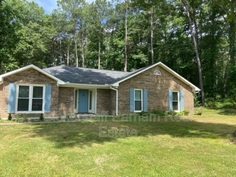 Welcome to this charming 3-bedroom, 2-bathroom home located in Ellerslie, GA property image