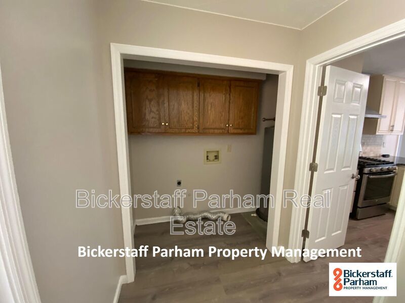 Welcome to this charming 3-bedroom, 2-bathroom home located in Ellerslie, GA property image