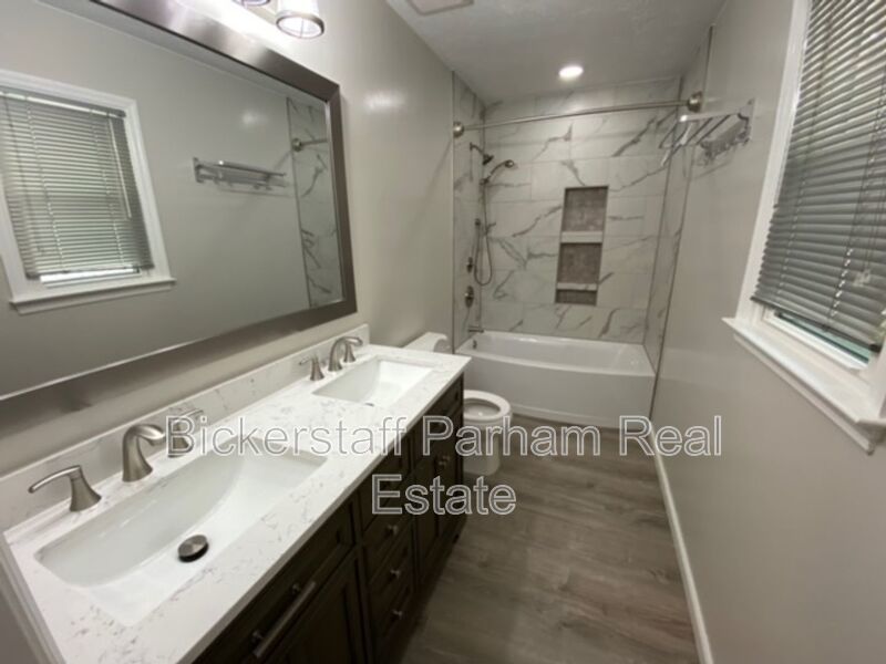 Welcome to this charming 3-bedroom, 2-bathroom home located in Ellerslie, GA property image