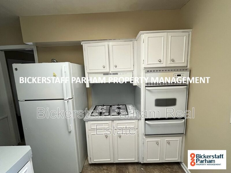 Beautiful 3-Bedroom Columbus Home with Spacious Living Areas & Fireplace property image