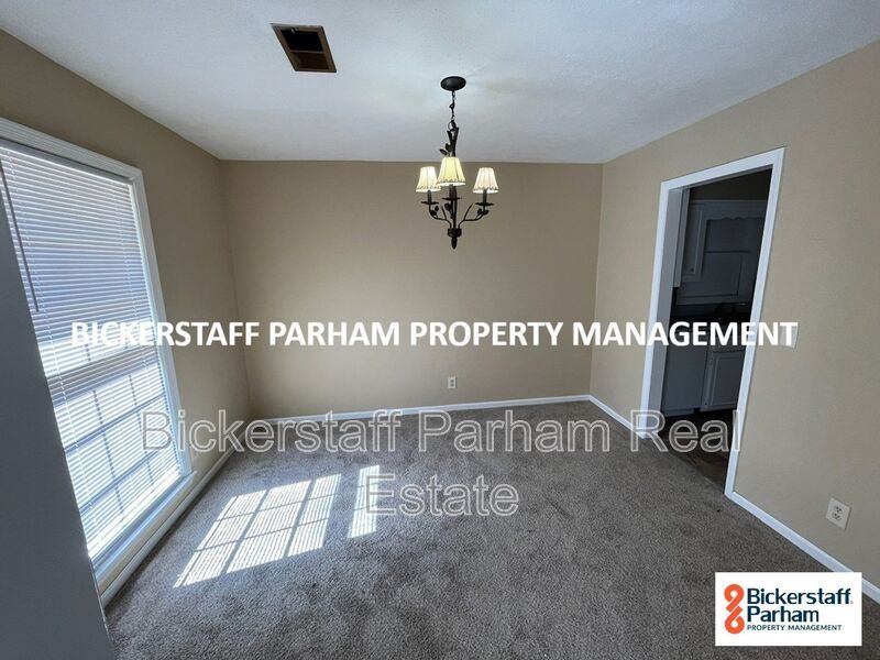 Beautiful 3-Bedroom Columbus Home with Spacious Living Areas & Fireplace property image