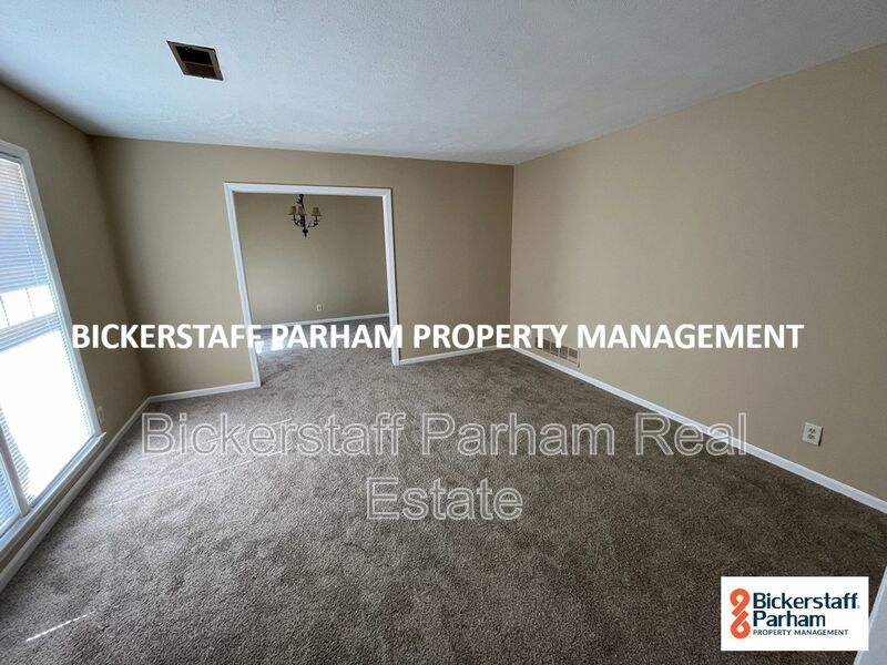 Beautiful 3-Bedroom Columbus Home with Spacious Living Areas & Fireplace property image