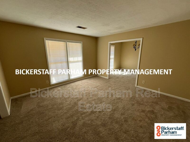 Beautiful 3-Bedroom Columbus Home with Spacious Living Areas & Fireplace property image