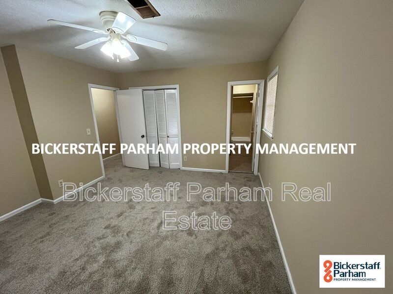 Beautiful 3-Bedroom Columbus Home with Spacious Living Areas & Fireplace property image