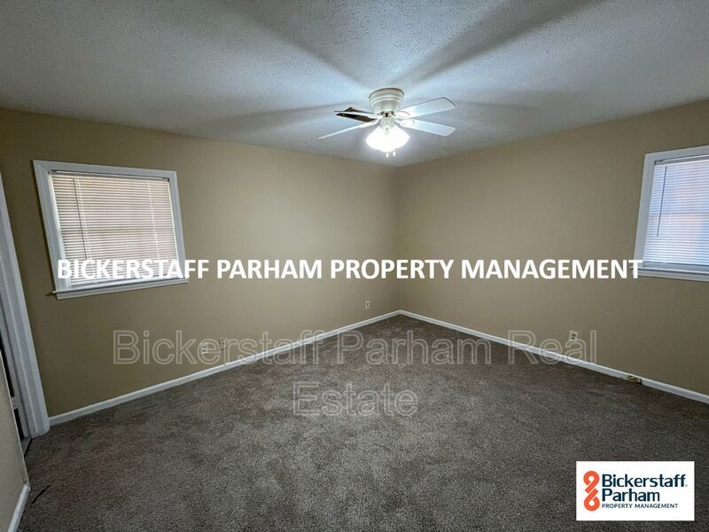 Beautiful 3-Bedroom Columbus Home with Spacious Living Areas & Fireplace property image