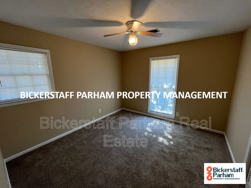 Beautiful 3-Bedroom Columbus Home with Spacious Living Areas & Fireplace property image