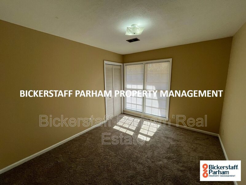 Beautiful 3-Bedroom Columbus Home with Spacious Living Areas & Fireplace property image