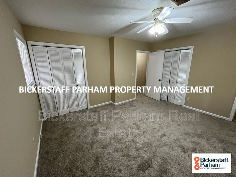 Beautiful 3-Bedroom Columbus Home with Spacious Living Areas & Fireplace property image