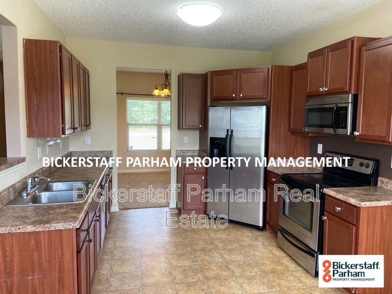 Spacious 2-Story Home with Open Floor Plan property image