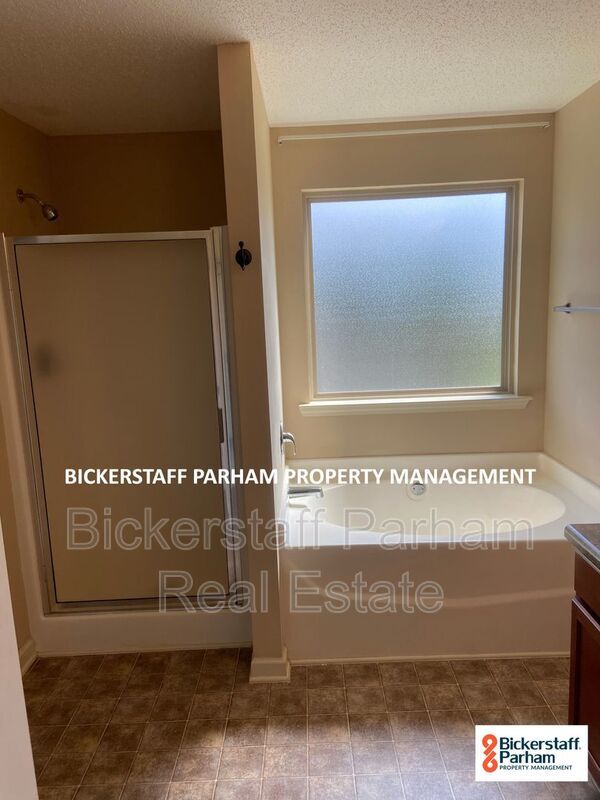 Spacious 2-Story Home with Open Floor Plan property image