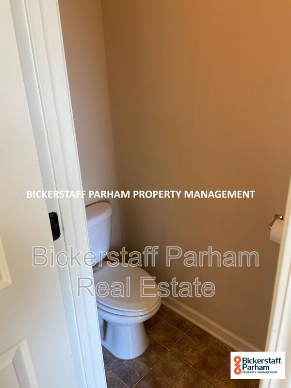 Spacious 2-Story Home with Open Floor Plan property image