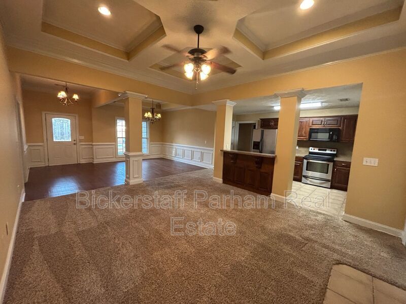 Welcome to Yorktown Subdivision! Fall in Love with Where You Live. property image