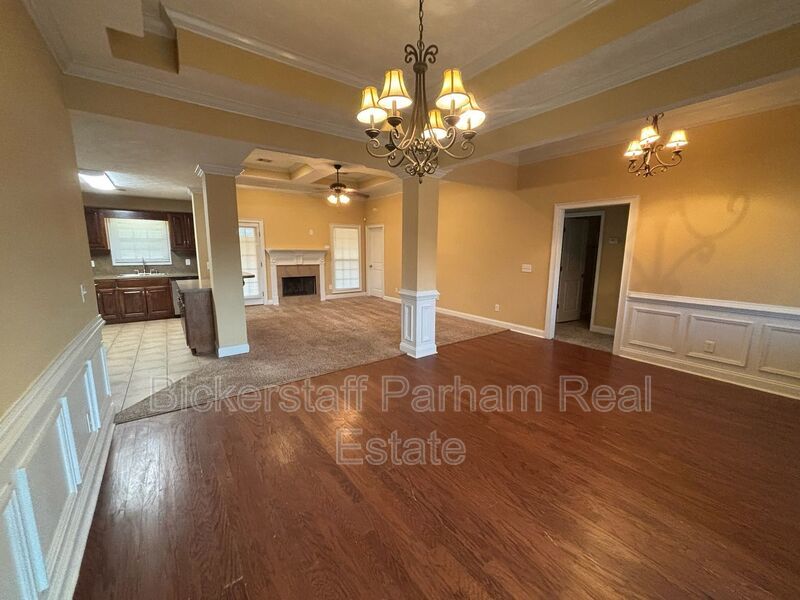 Welcome to Yorktown Subdivision! Fall in Love with Where You Live. property image