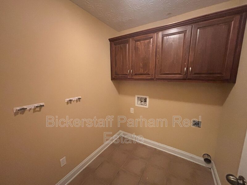 Welcome to Yorktown Subdivision! Fall in Love with Where You Live. property image