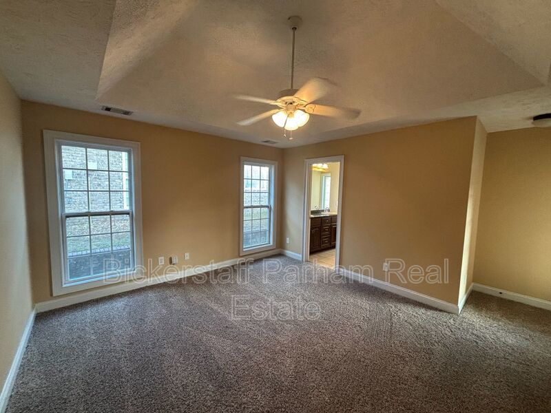 Welcome to Yorktown Subdivision! Fall in Love with Where You Live. property image